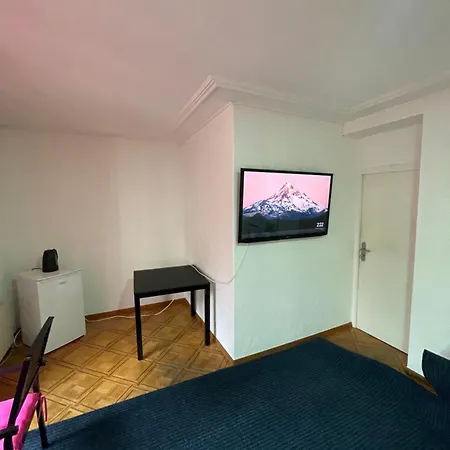 7 Preiswertes In Privater Wohnung, Kein Hotel, Ohne Personal, Zum Uebernachten Homestay *
